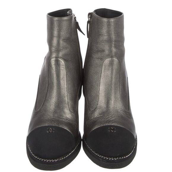 Chanel Interlocking CC Logo Leather Boots size 36 NWOT - Picture 3 of 4